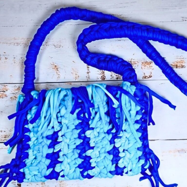 How to Crochet a Stylish Clutch Bag: Simple Guide